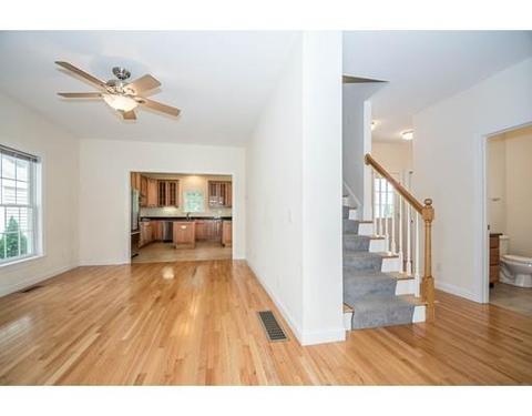 9 Bates St, Danvers, MA 01923 photo 4