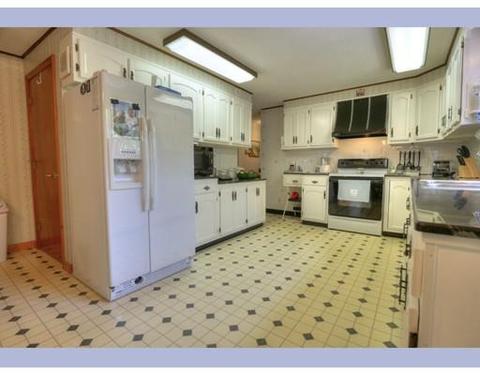 2 Carl Gardner Rd, Bourne, MA 02532 photo 8