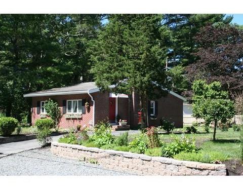 8 Broadmarsh Ave, Wareham, MA 02571 photo 2