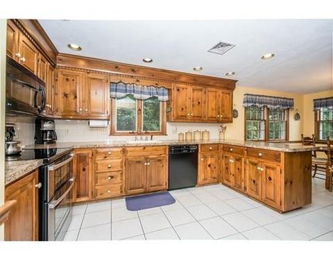 59 Heather Dr, Reading, MA 01867 photo 7