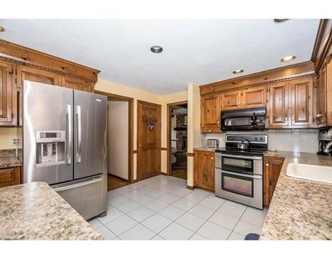 59 Heather Dr, Reading, MA 01867 photo 9