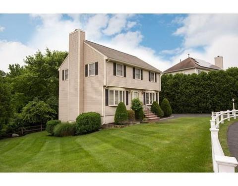 4 Mcdevitt Dr, Woburn, MA 01801 photo 1
