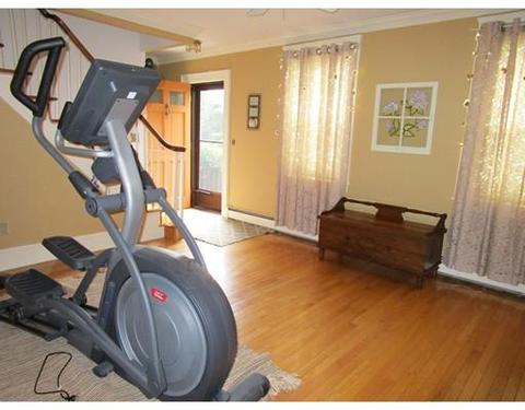 589 Pond St, Woonsocket, RI 02895 photo 9