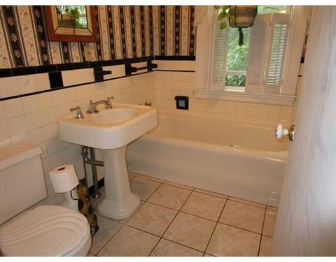 589 Pond St, Woonsocket, RI 02895 photo 5