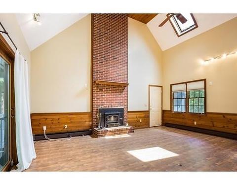 2 West St, Pepperell, MA 01463 photo 5
