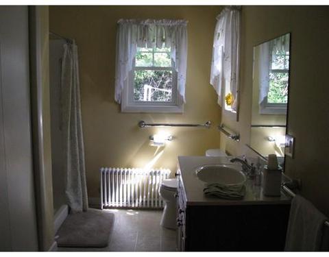 96 Roy St, Chicopee, MA 01013 photo 11