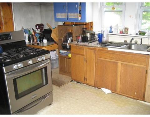 32 Wright St, Stoneham, MA 02180 photo 3