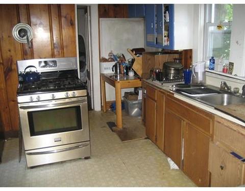 32 Wright St, Stoneham, MA 02180 photo 2