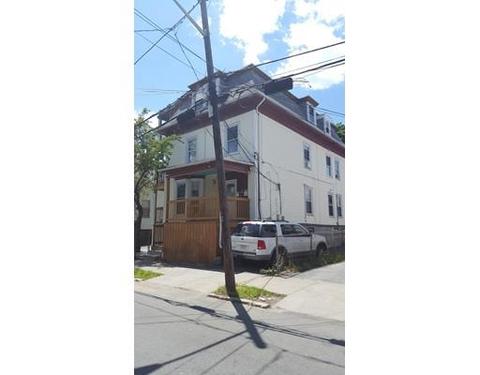28 Brimblecom St, Lynn, MA 01902 photo 2
