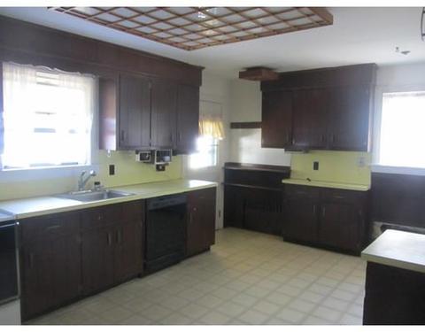 15 Lindbergh Rd, Marblehead, MA 01945 photo 2