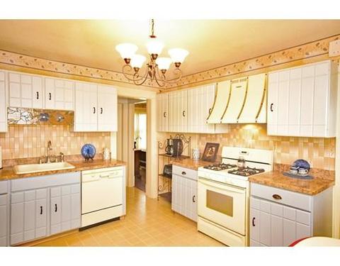 62 Gold St, Springfield, MA 01107 photo 2
