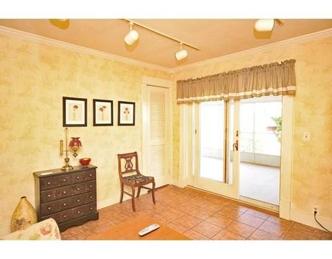 62 Gold St, Springfield, MA 01107 photo 11