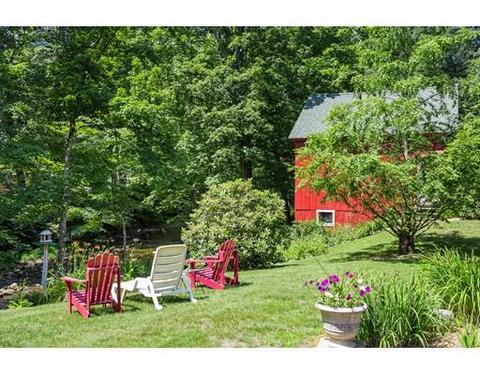 4 Torrey St, Easthampton, MA 01027 photo 3