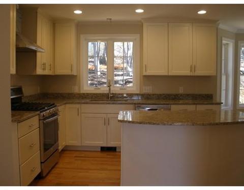 4 Keene Ave, Maynard, MA 01754 photo 2