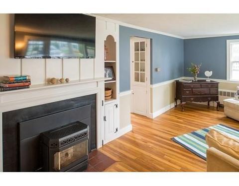 4 Thomas Cir, Marblehead, MA 01945 photo 2