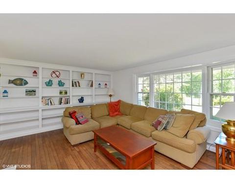 95 Coach Ln, Barnstable, MA 02630 photo 4