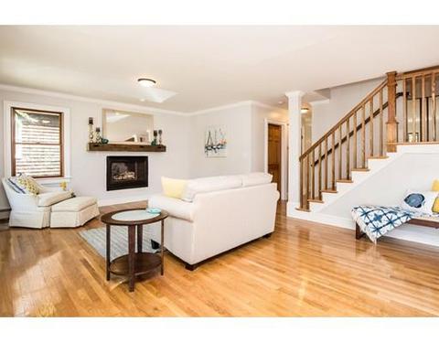 14 Willow Rd, Marblehead, MA 01945 photo 2