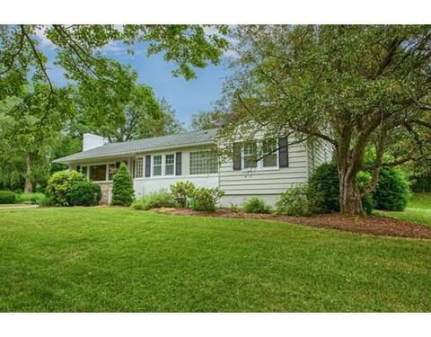 39 Ellis Dr, Worcester, MA 01609 photo 4