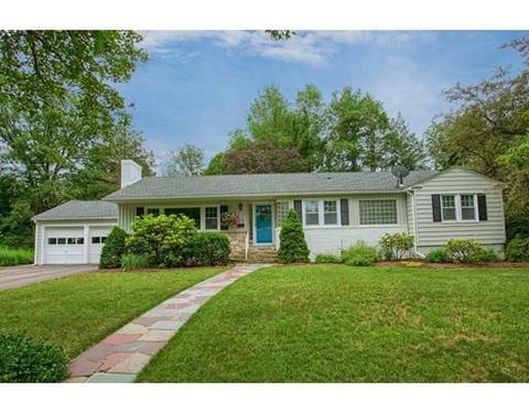 39 Ellis Dr, Worcester, MA 01609 photo 1
