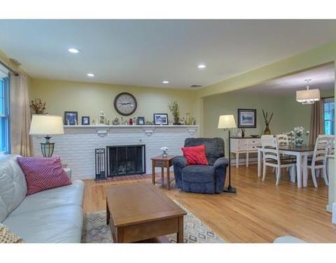 39 Ellis Dr, Worcester, MA 01609 photo 9