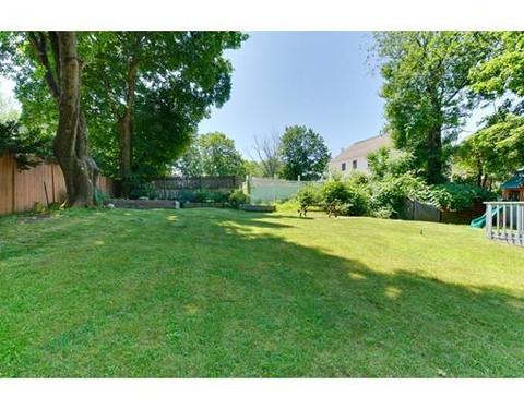 4 Teddy Rd, Worcester, MA 01603 photo 2