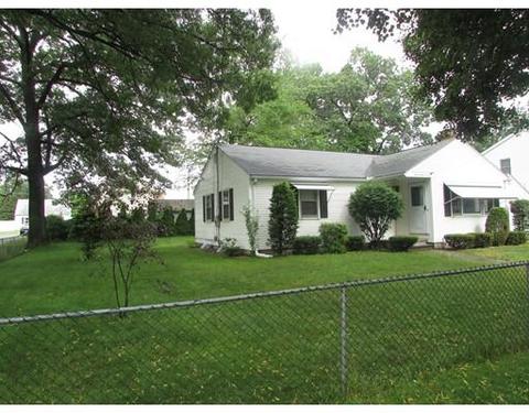 277 El Paso St, Springfield, MA 01104 photo 3