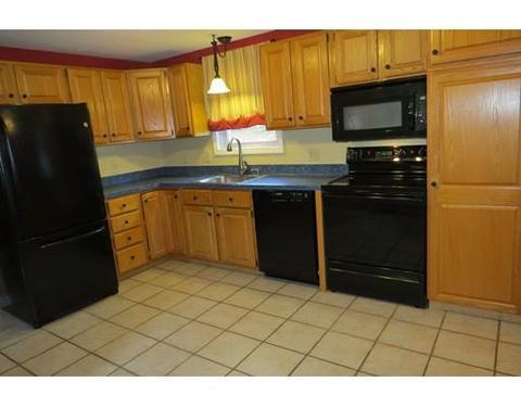 4 Cherokee Rd, Worcester, MA 01606 photo 2