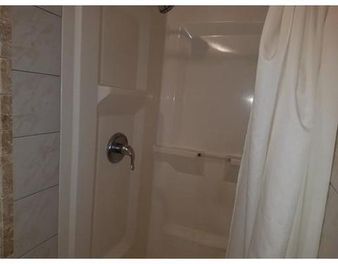 23 Warriner Ave, Springfield, MA 01108 photo 3
