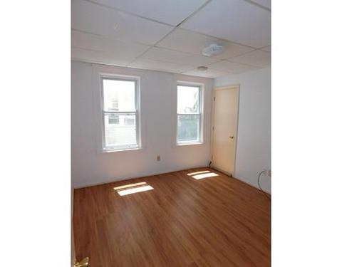 87 Arthur St, Worcester, MA 01604 photo 9