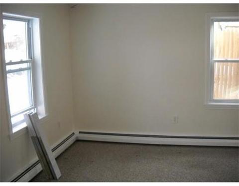 52 Appleton St, Salem, MA 01970 photo 3