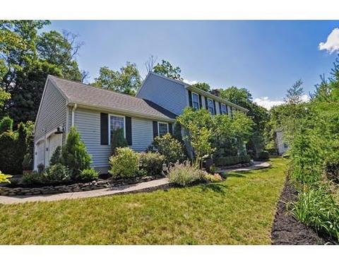 3 Maple Ter, Plainville, MA 02762 photo 1