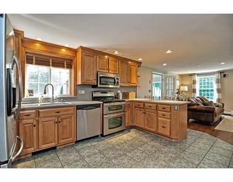 3 Maple Ter, Plainville, MA 02762 photo 5