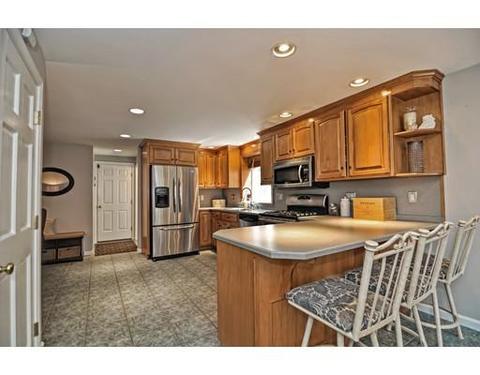 3 Maple Ter, Plainville, MA 02762 photo 4