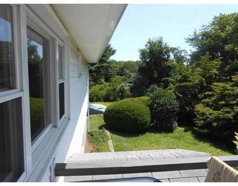 37 Grapevine Rd, Gloucester, MA 01930 photo 5