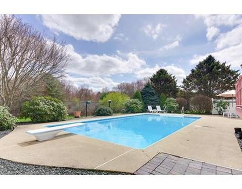 9 Himelfarb St, Millis, MA 02054 photo 2