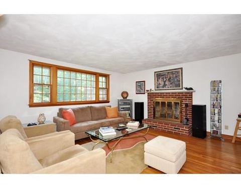 7 Ethelyn Cir, Maynard, MA 01754 photo 4