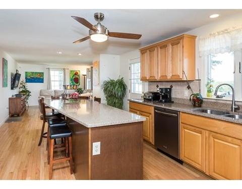 35 Flower St, Springfield, MA 01118 photo 8