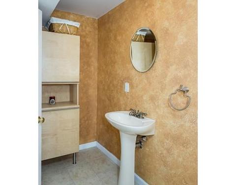 35 Flower St, Springfield, MA 01118 photo 25