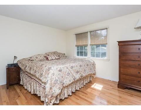 35 Flower St, Springfield, MA 01118 photo 16