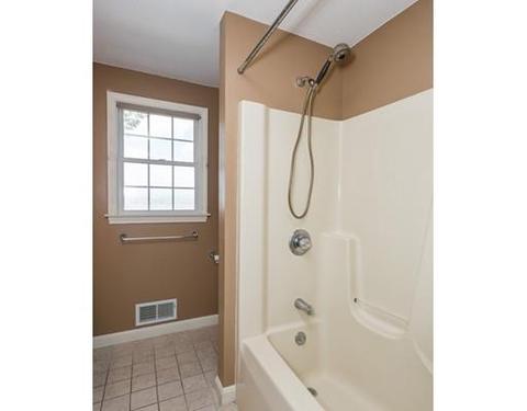 35 Flower St, Springfield, MA 01118 photo 18