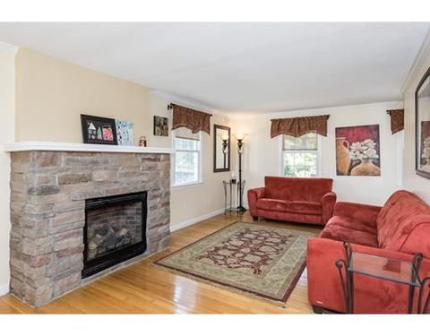 35 Flower St, Springfield, MA 01118 photo 4