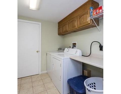 35 Flower St, Springfield, MA 01118 photo 24