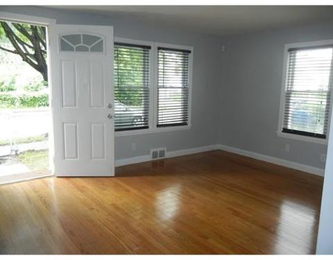 141 Freeman Ter, Springfield, MA 01104 photo 3