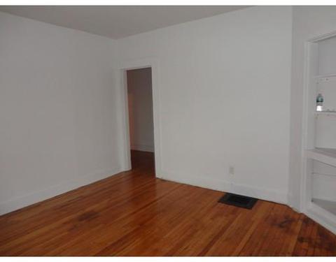 61 Crystal Ave, Springfield, MA 01108 photo 2