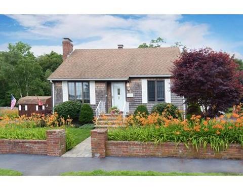 103 Forest St, Danvers, MA 01923 photo 2