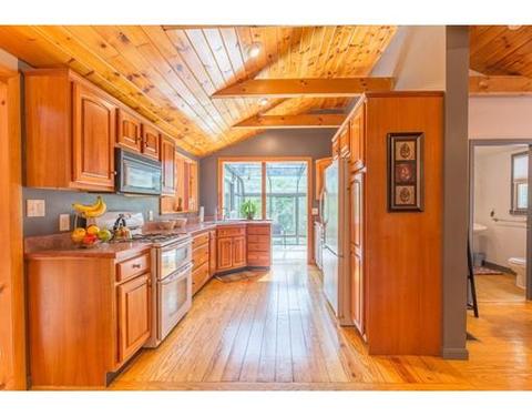 4 Beverly Dr, Georgetown, MA 01833 photo 2