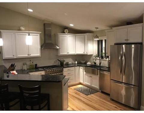 28 Paul St, Easthampton, MA 01027 photo 2