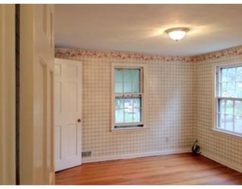 74 Rencelau St, Springfield, MA 01118 photo 17