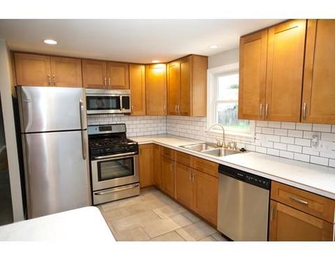219 Pondview Dr, Chicopee, MA 01020 photo 2