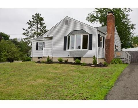 219 Pondview Dr, Chicopee, MA 01020 photo 1